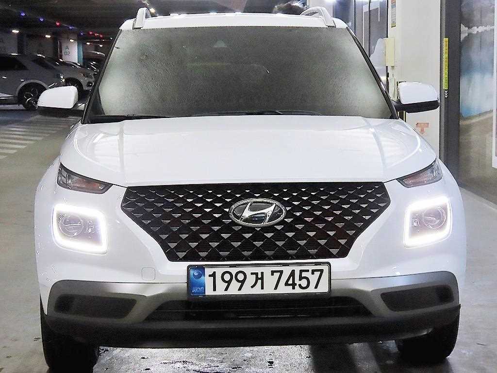 HYUNDAI Venue - Vista 2