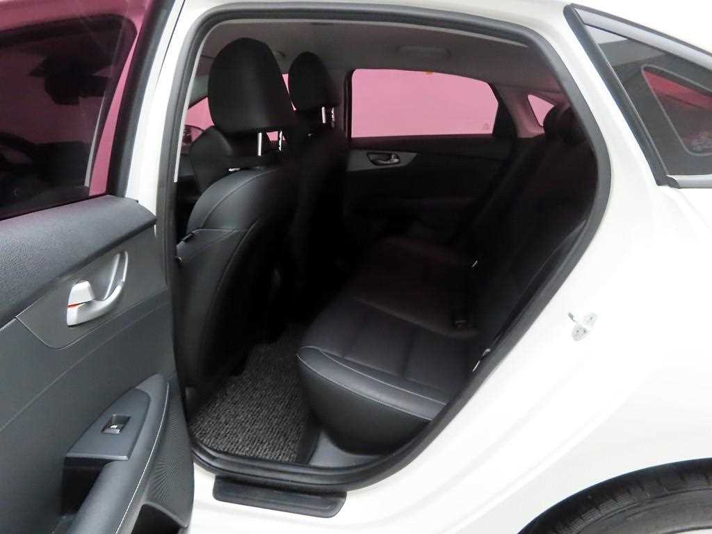 KIA K3 2019 Blanco - Importación desde Corea - HF Imports Iquique - Foto 15