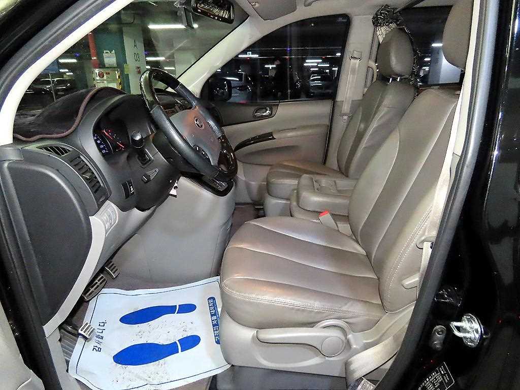 KIA Carnival - Vista 6