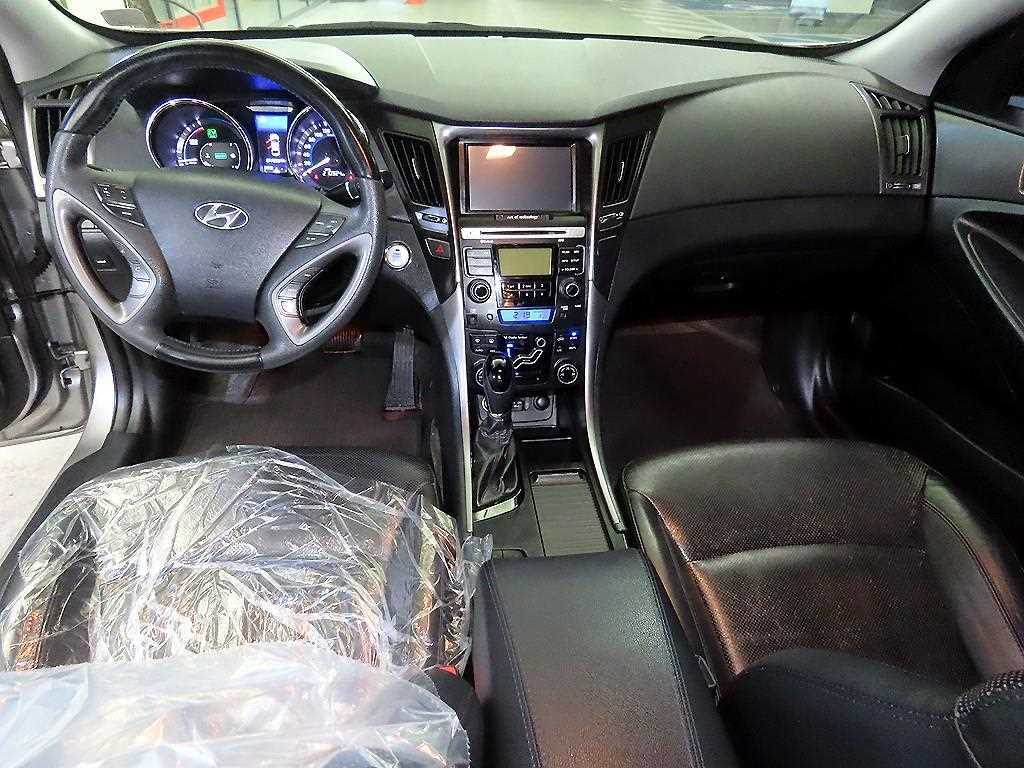 HYUNDAI Sonata - Vista 10