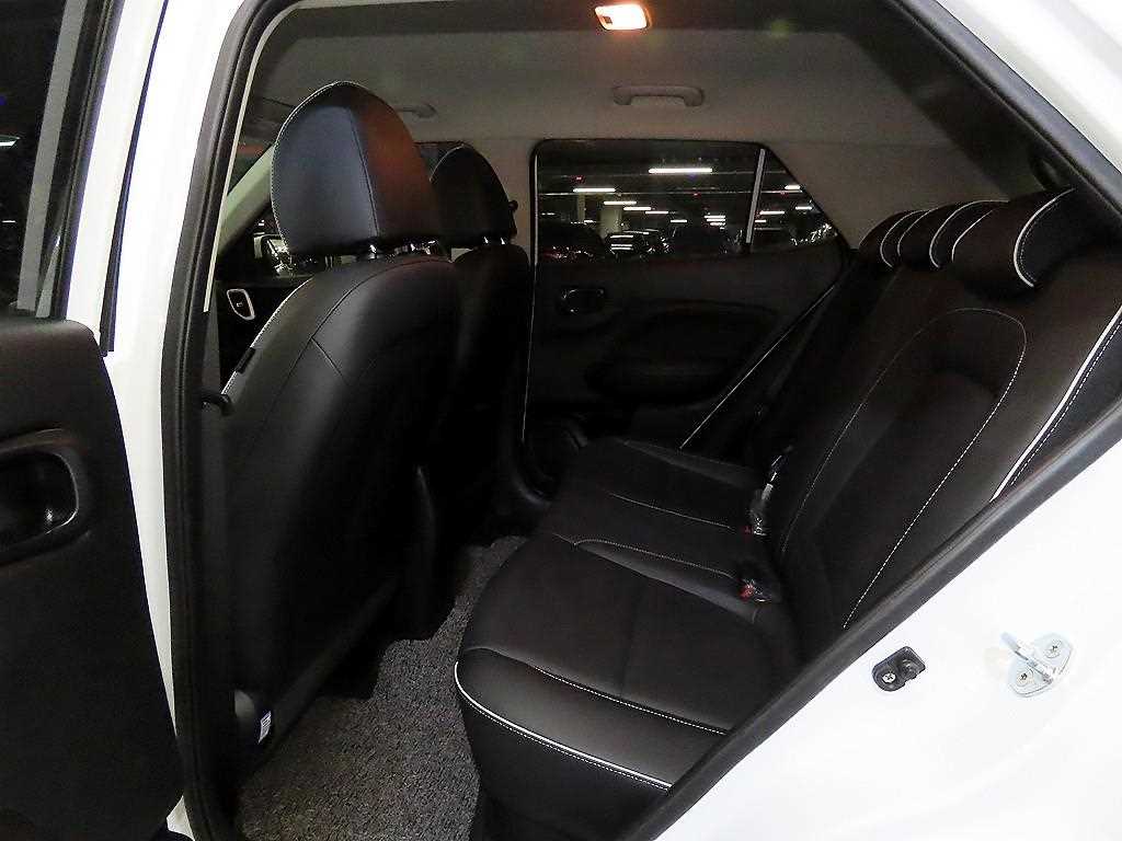 HYUNDAI Venue - Vista 7