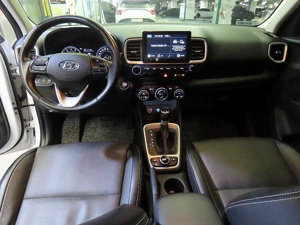 HYUNDAI Venue - Vista 10