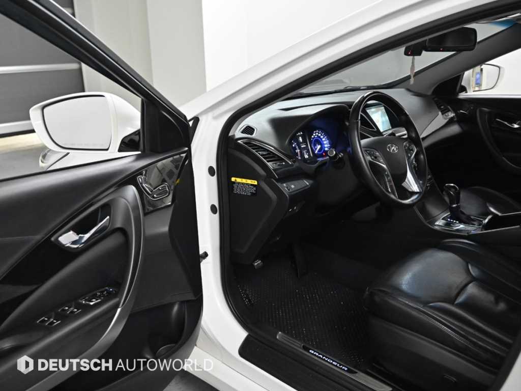 HYUNDAI Grandeur - Vista 11