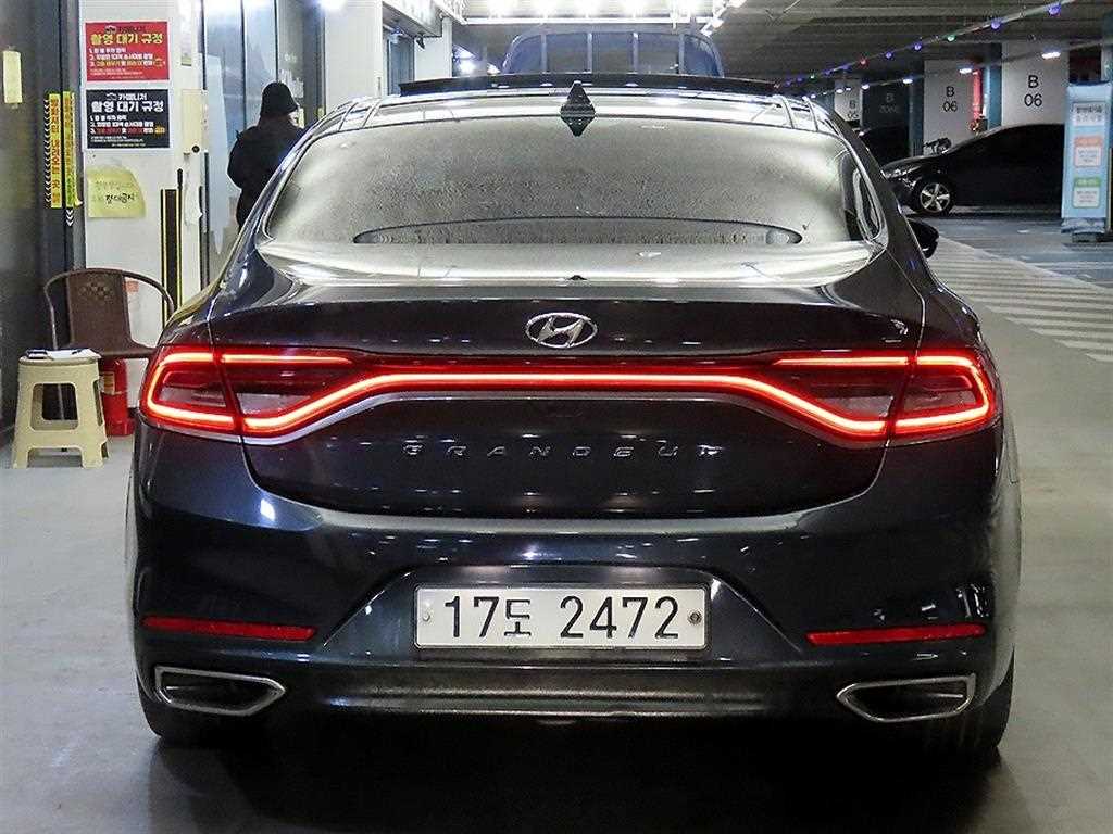 HYUNDAI Grandeur - Vista 5