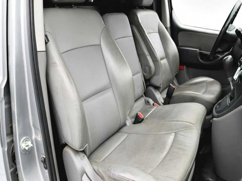 HYUNDAI Starex - Vista 10