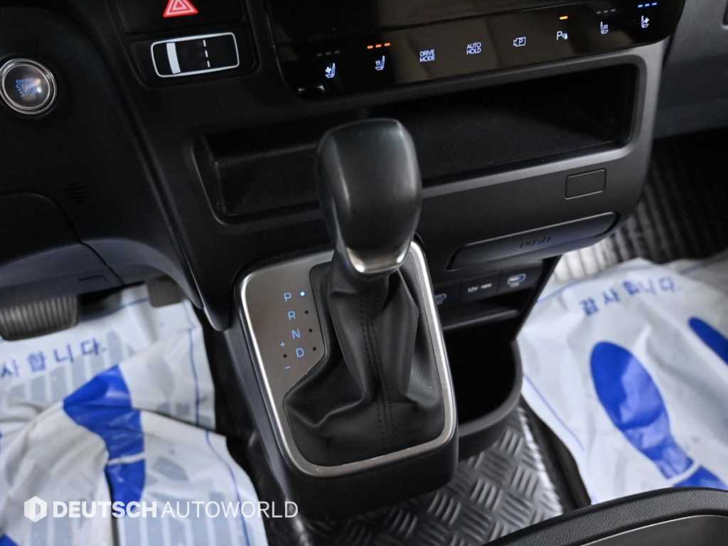 HYUNDAI Staria - Vista 9