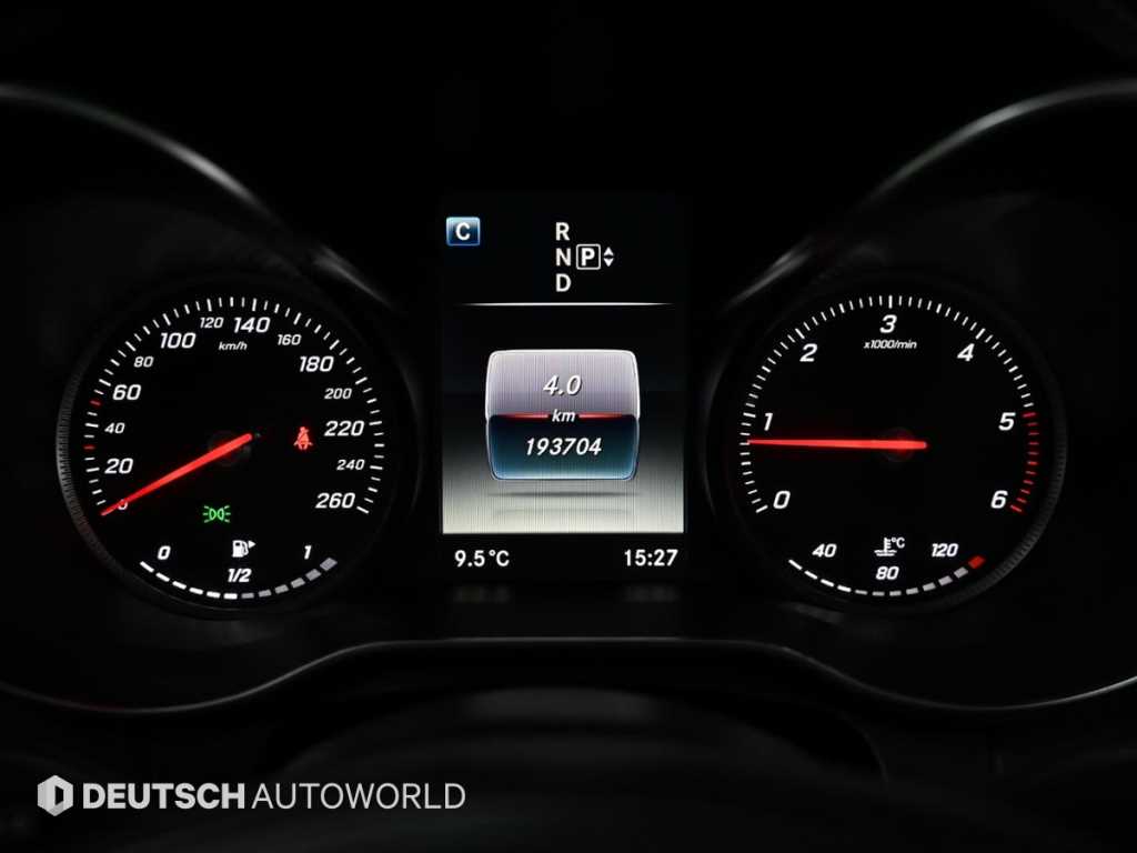 Mercedes Benz C Class - Vista 5