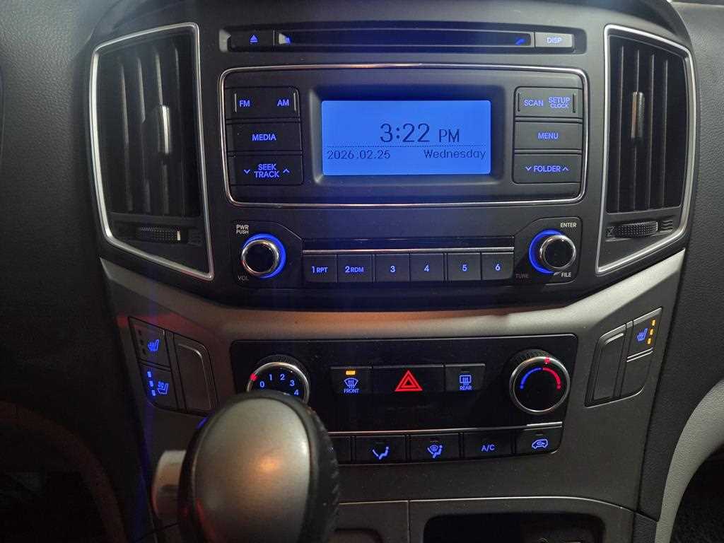 HYUNDAI Starex - Vista 9