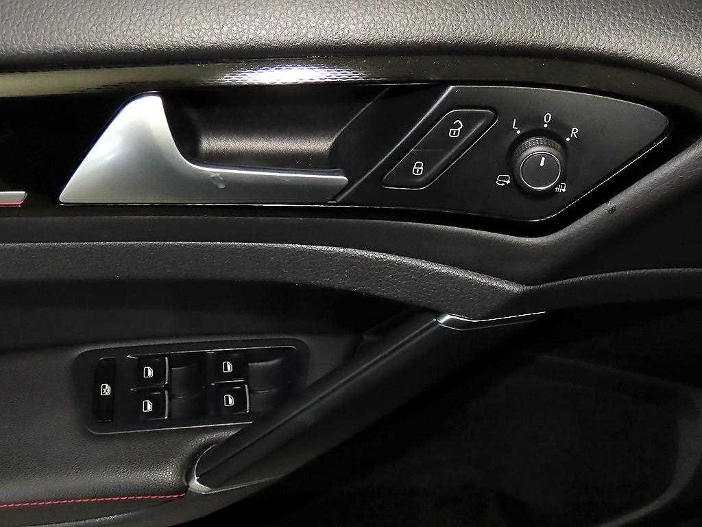 Volkswagen Golf 2015 Negro - Importación desde Corea - HF Imports Iquique - Foto 14