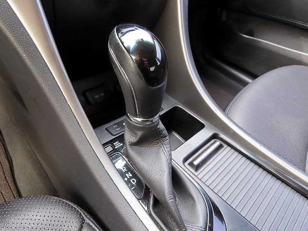 HYUNDAI Sonata - Vista 11