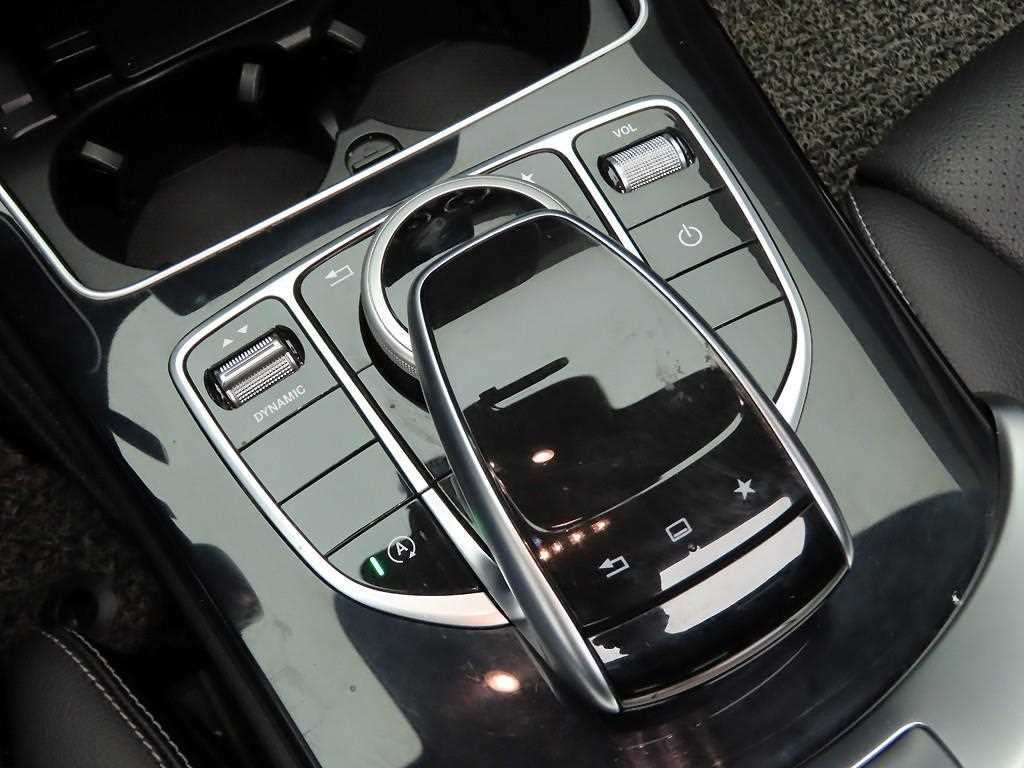 Mercedes Benz C Class - Vista 11