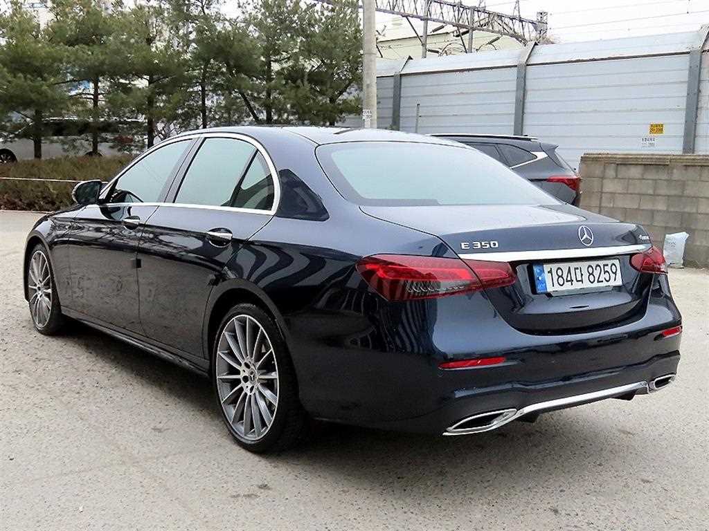 Mercedes Benz E class - Vista 3