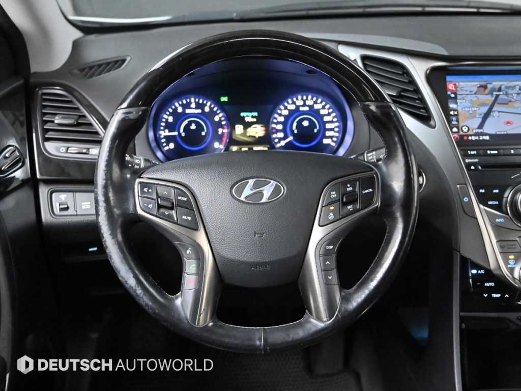 HYUNDAI Grandeur 2012 Blanco - Importación desde Corea - HF Imports Iquique - Foto 13