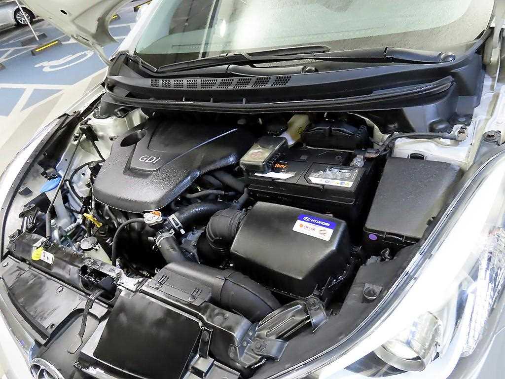 HYUNDAI Avante 2016 Plateado - Importación desde Corea - HF Imports Iquique - Foto 19