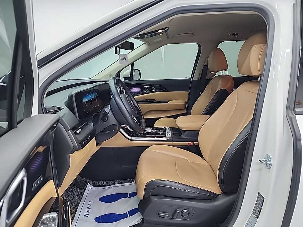 KIA Carnival - Vista 11