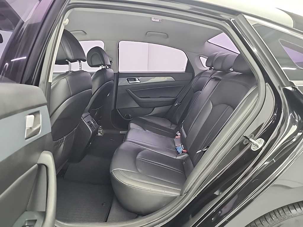 HYUNDAI Sonata - Vista 12