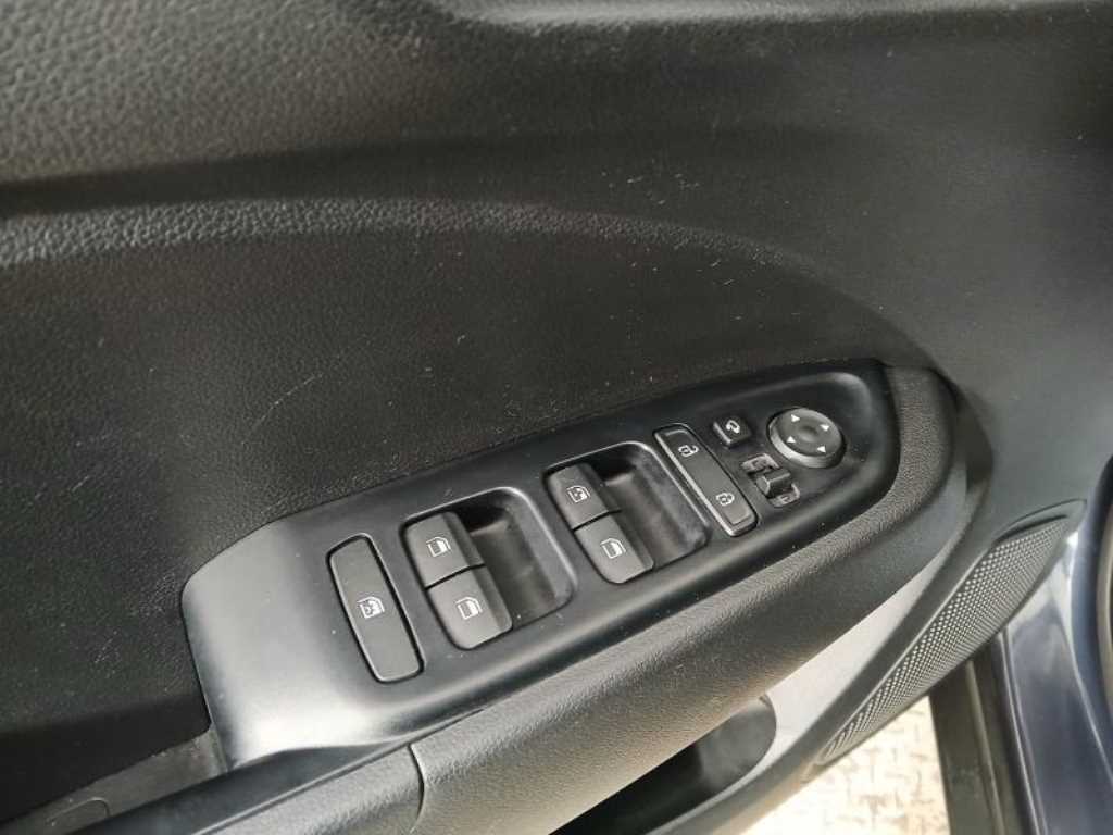 HYUNDAI Venue - Vista 10