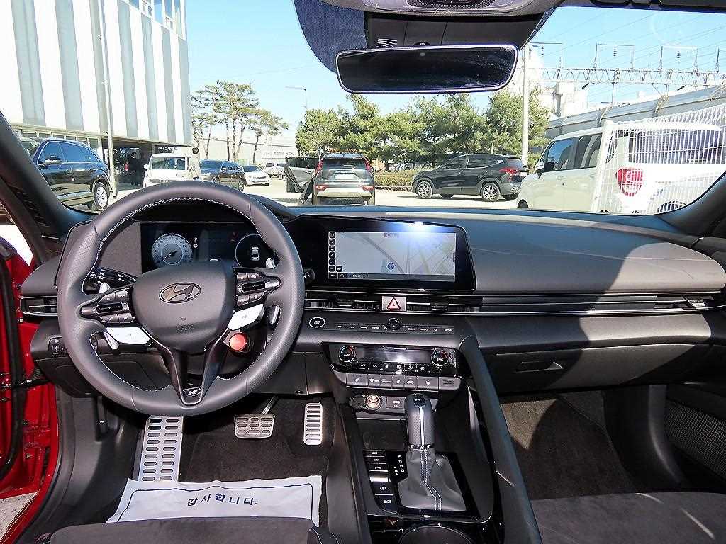 HYUNDAI Avante - Vista 7