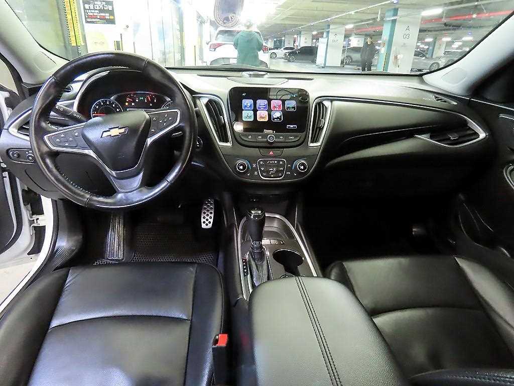 Chevrolet Malibu - Vista 10