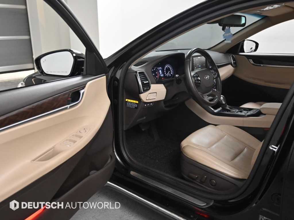 HYUNDAI Grandeur - Vista 11