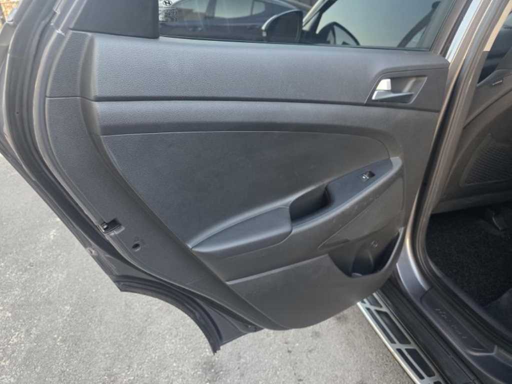 HYUNDAI Tucson - Vista 5