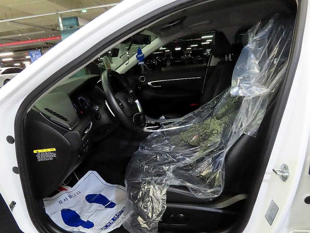 HYUNDAI Sonata - Vista 6