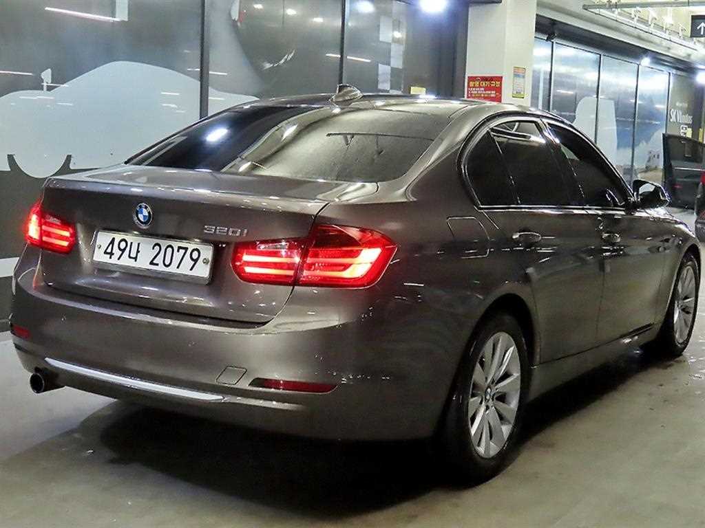 BMW 3 series - Vista 4