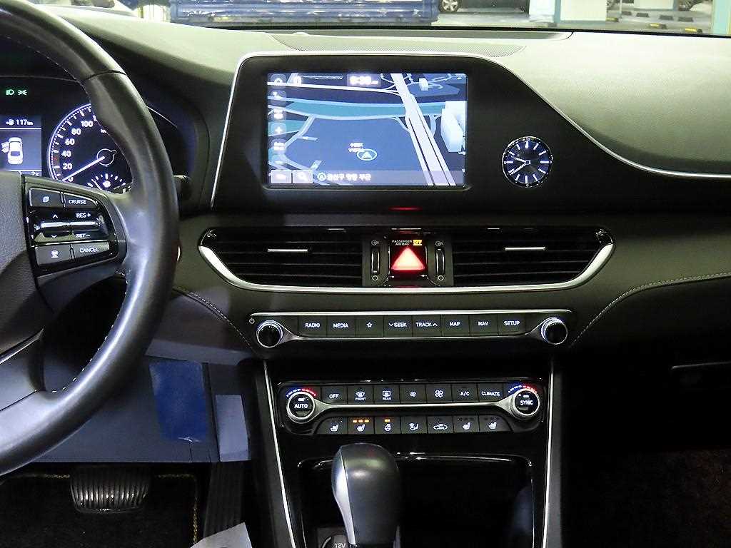 HYUNDAI Grandeur - Vista 11