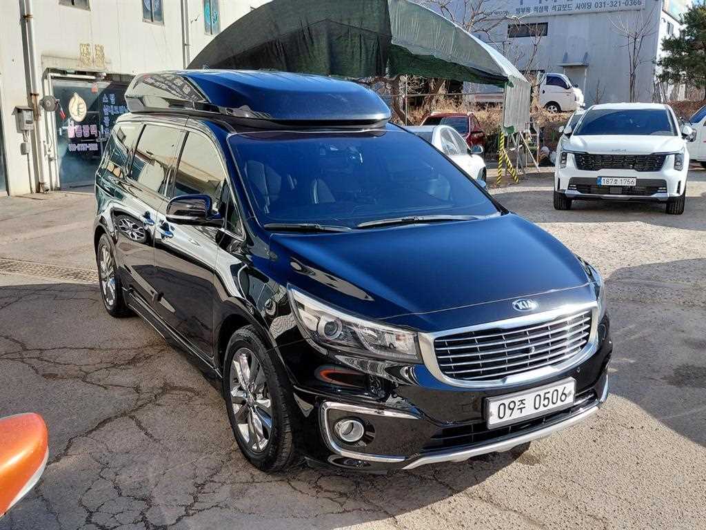 KIA Carnival 2016 Negro - Importación desde Corea - HF Imports Iquique - Foto 1