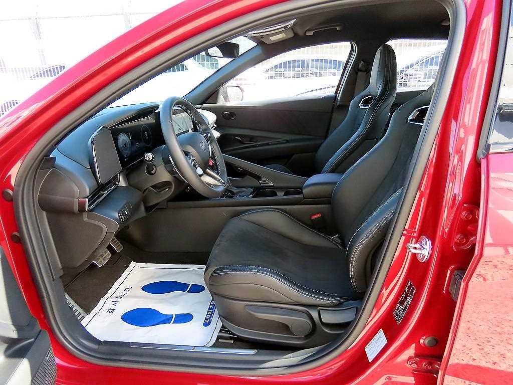 HYUNDAI Avante - Vista 5