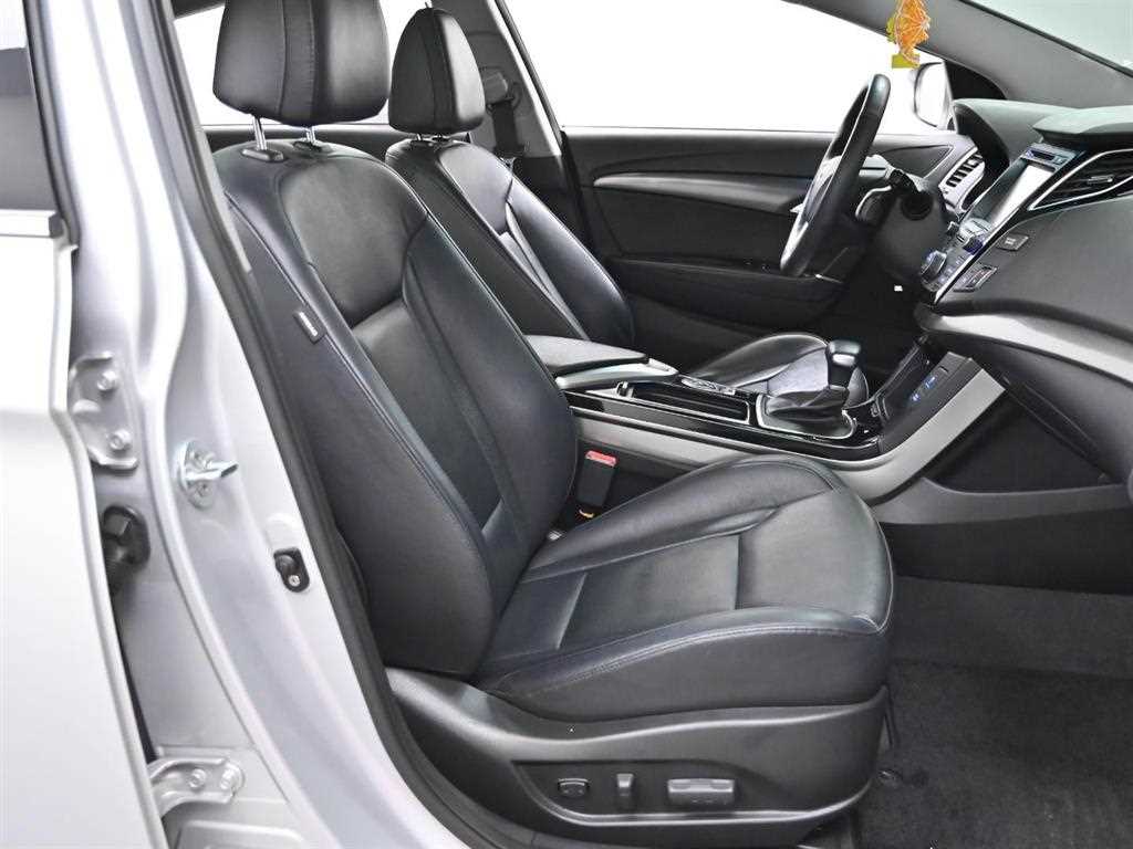 HYUNDAI i40 - Vista 10