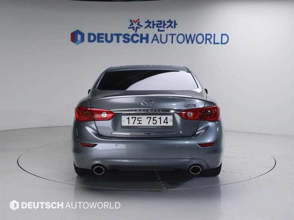 Infiniti Q - Vista 4