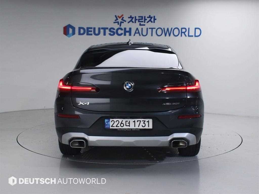 BMW X4 - Vista 4