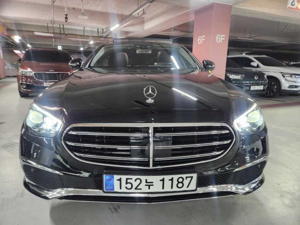 Mercedes Benz E class - Vista 3