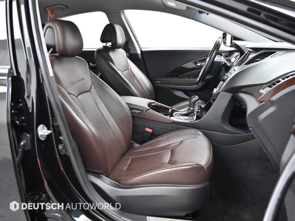 HYUNDAI Grandeur - Vista 10