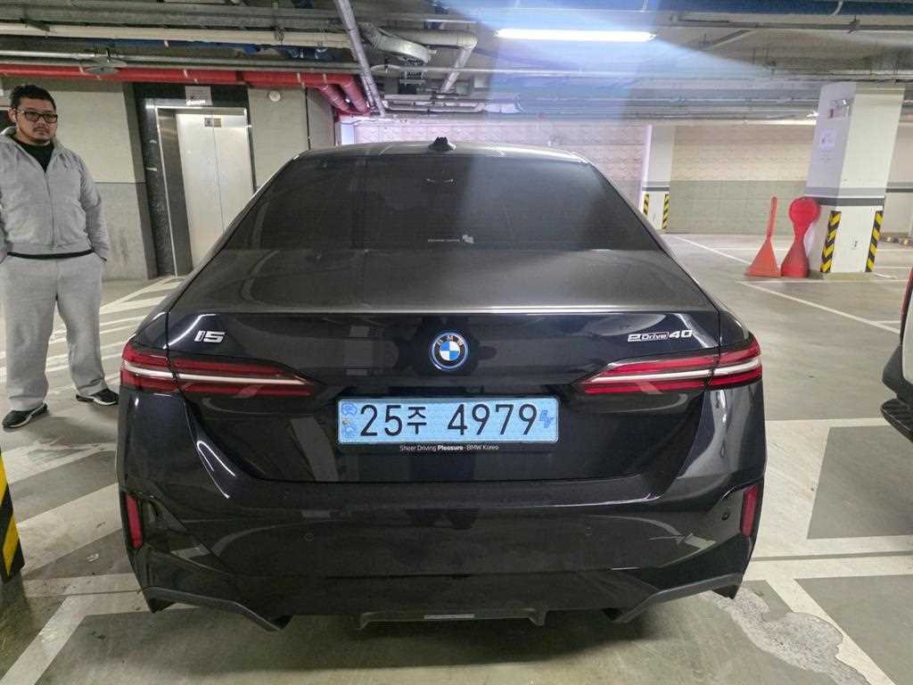 BMW i5 - Vista 4