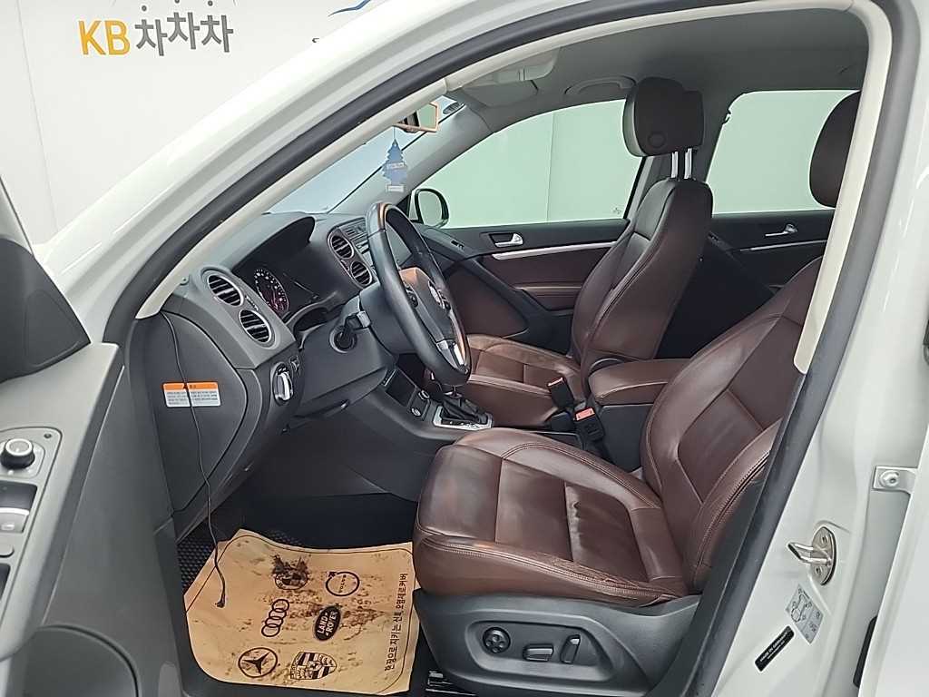 Volkswagen Tiguan - Vista 11