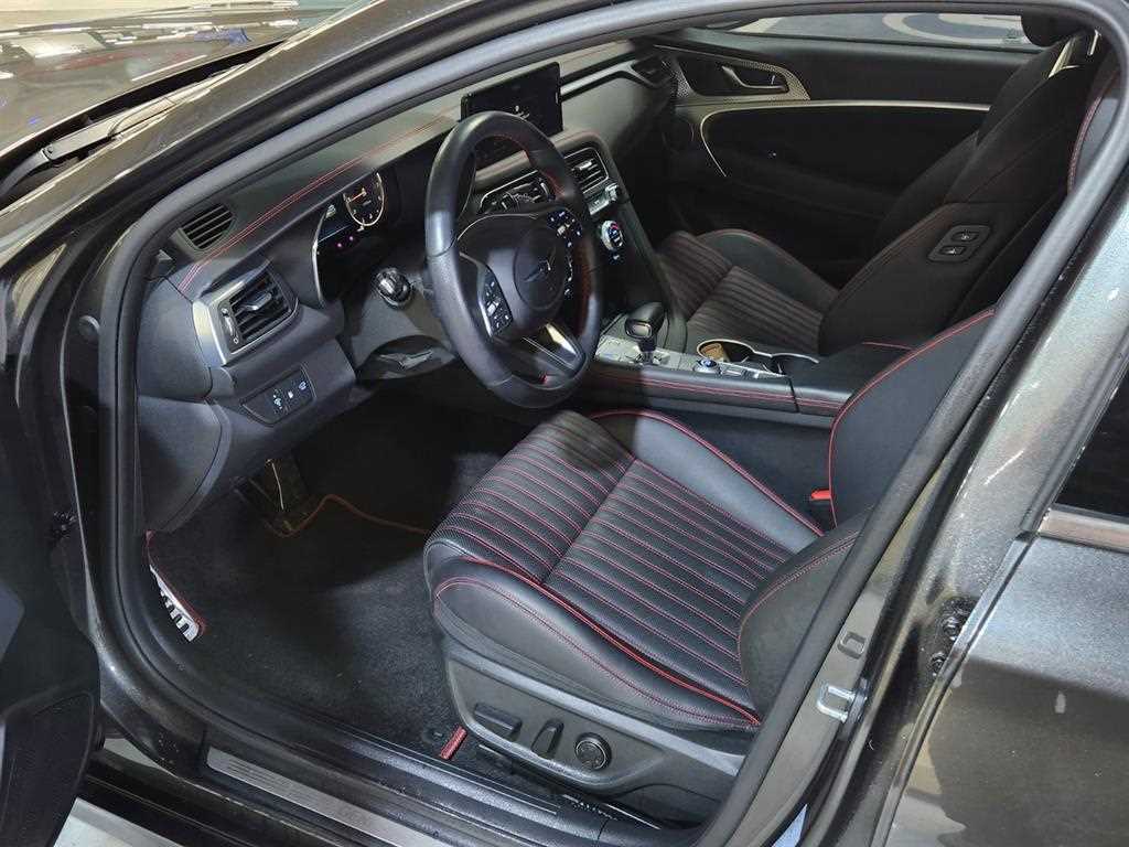 Genesis G70 - Vista 11