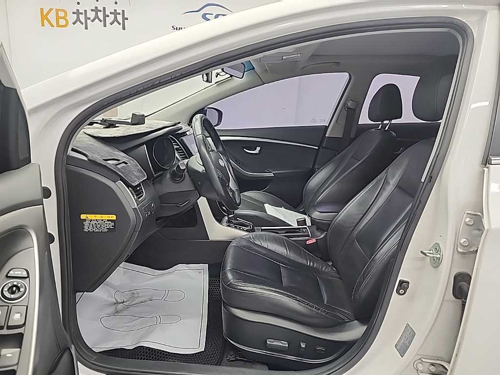 HYUNDAI i30 - Vista 11