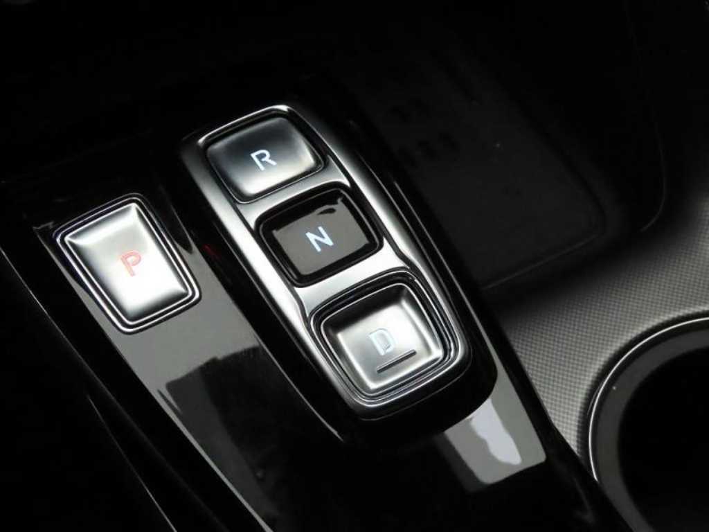 HYUNDAI Sonata - Vista 11