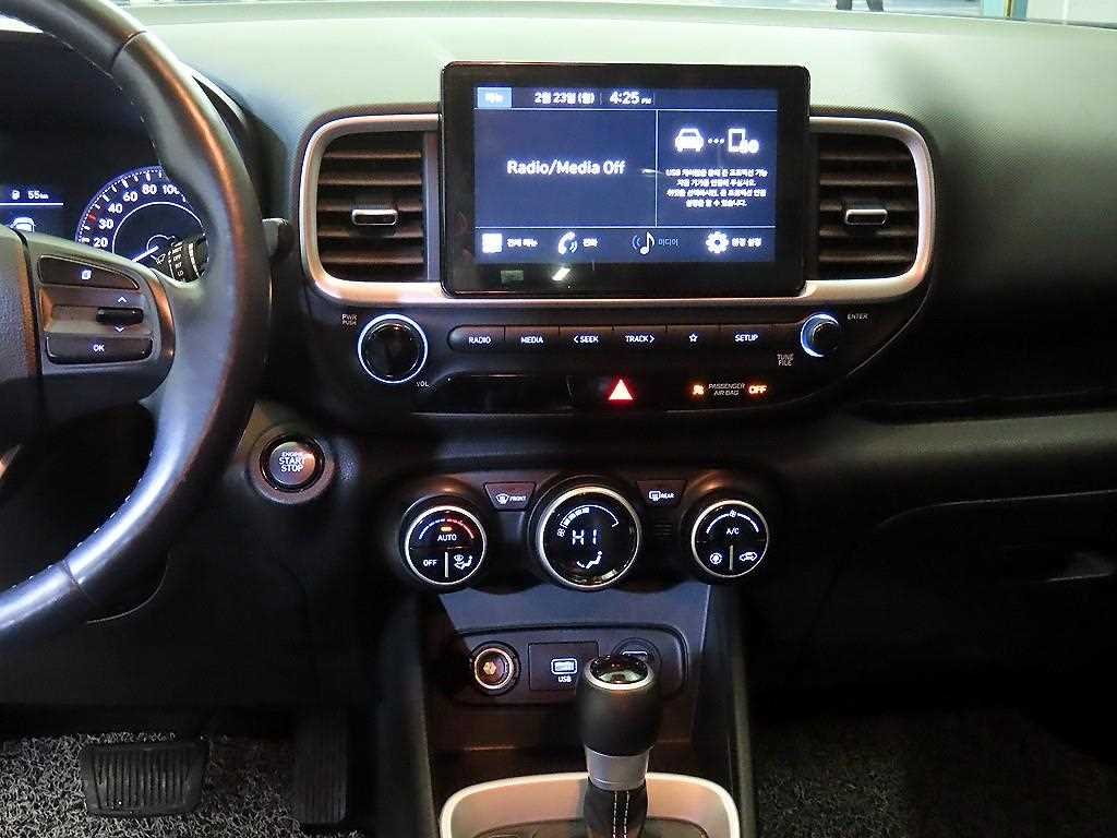 HYUNDAI Venue - Vista 11