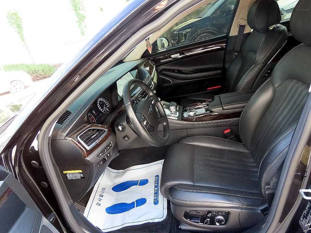 Genesis G90 - Vista 5