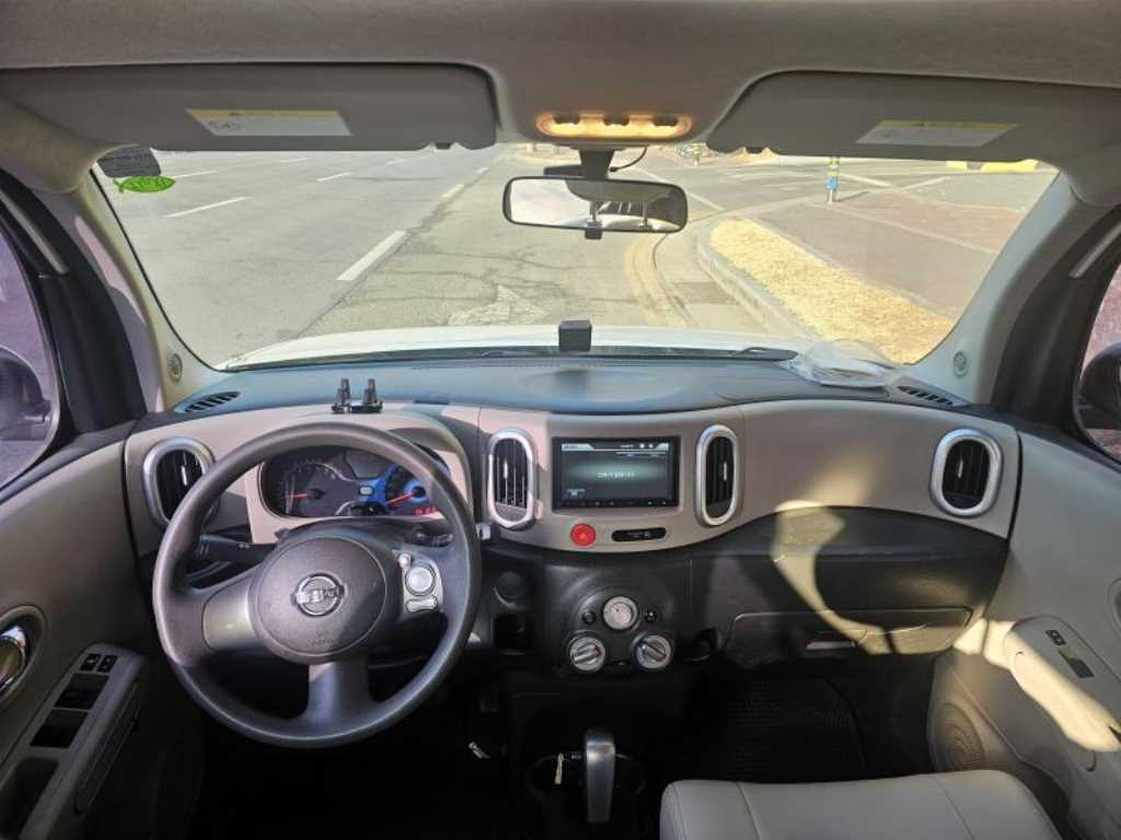Nissan Cube - Vista 6