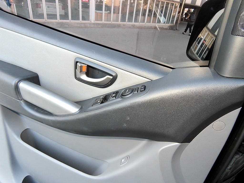 HYUNDAI Starex - Vista 11