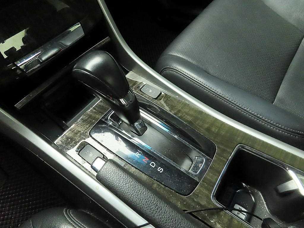 Honda Accord - Vista 10