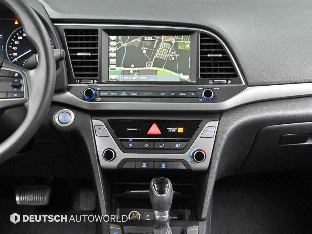 HYUNDAI Avante 2018 Blanco - Importación desde Corea - HF Imports Iquique - Foto 14