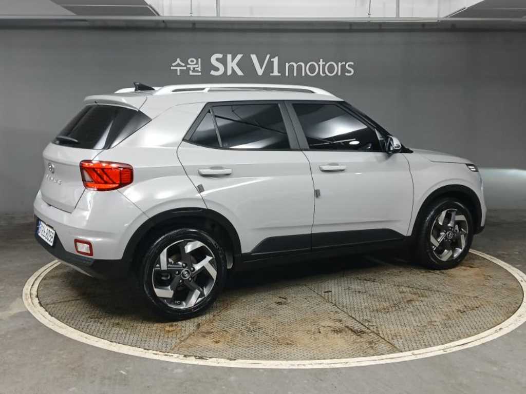 HYUNDAI Venue - Vista 4