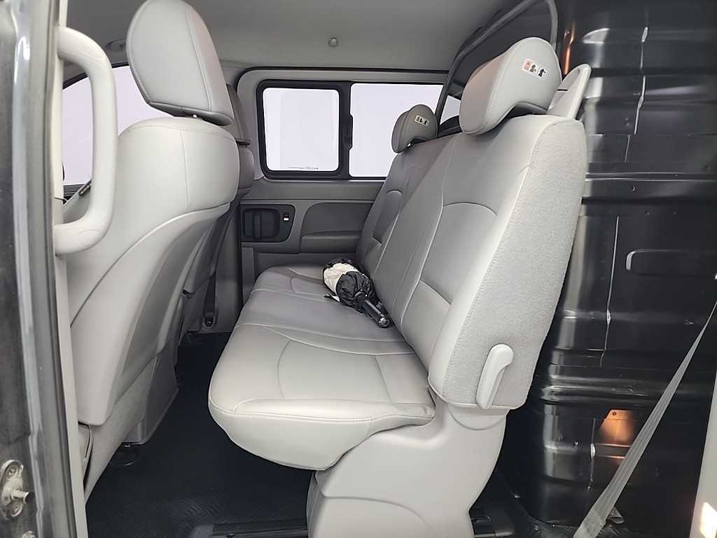 HYUNDAI Starex - Vista 11