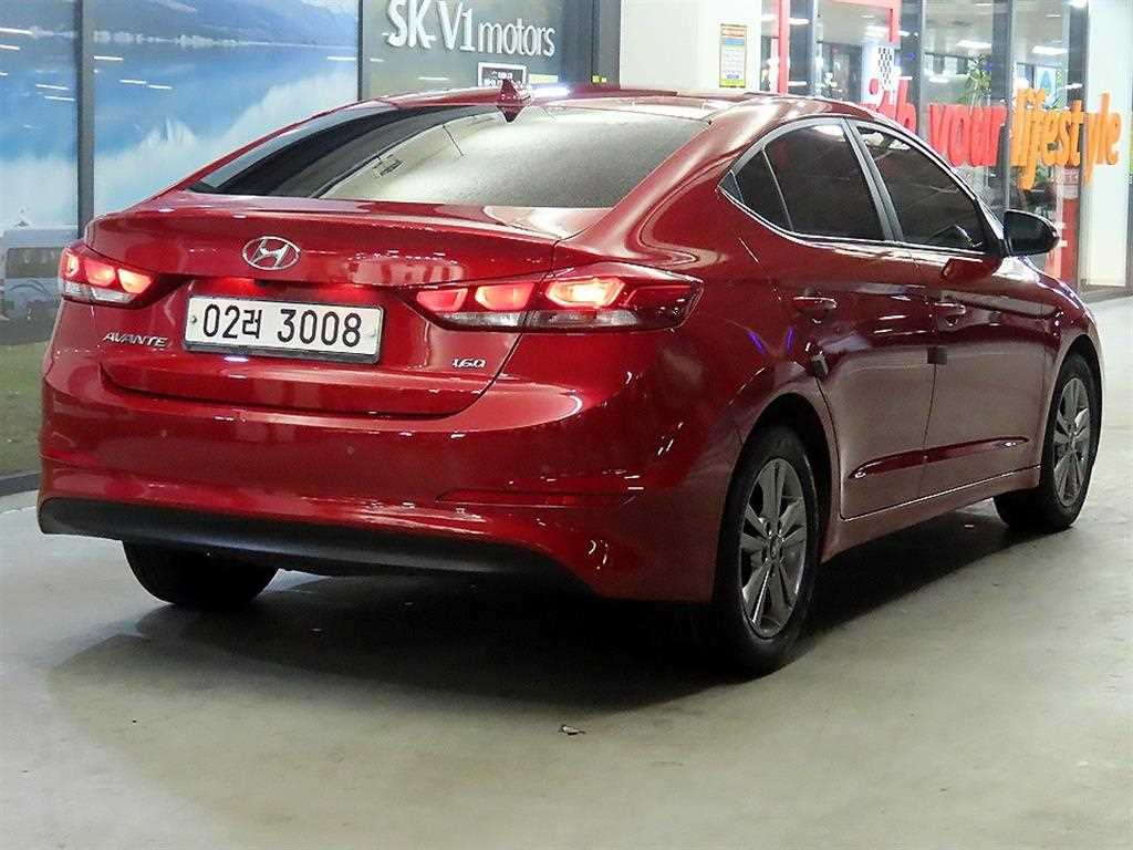 HYUNDAI Avante - Vista 4