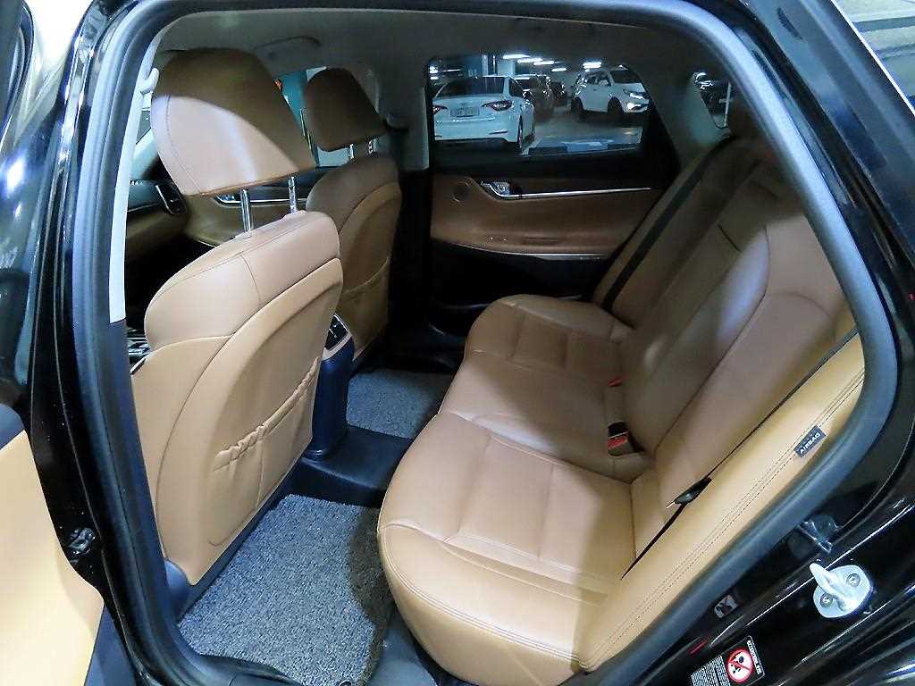 HYUNDAI Grandeur - Vista 7